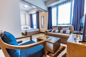 開放式套房 | 客房內保險箱、遮光布/窗簾、熨斗/熨衣板、折疊床/加床