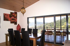 House, 4 Bedrooms | Private kitchenette - Cumberland House (Airlie Beach)