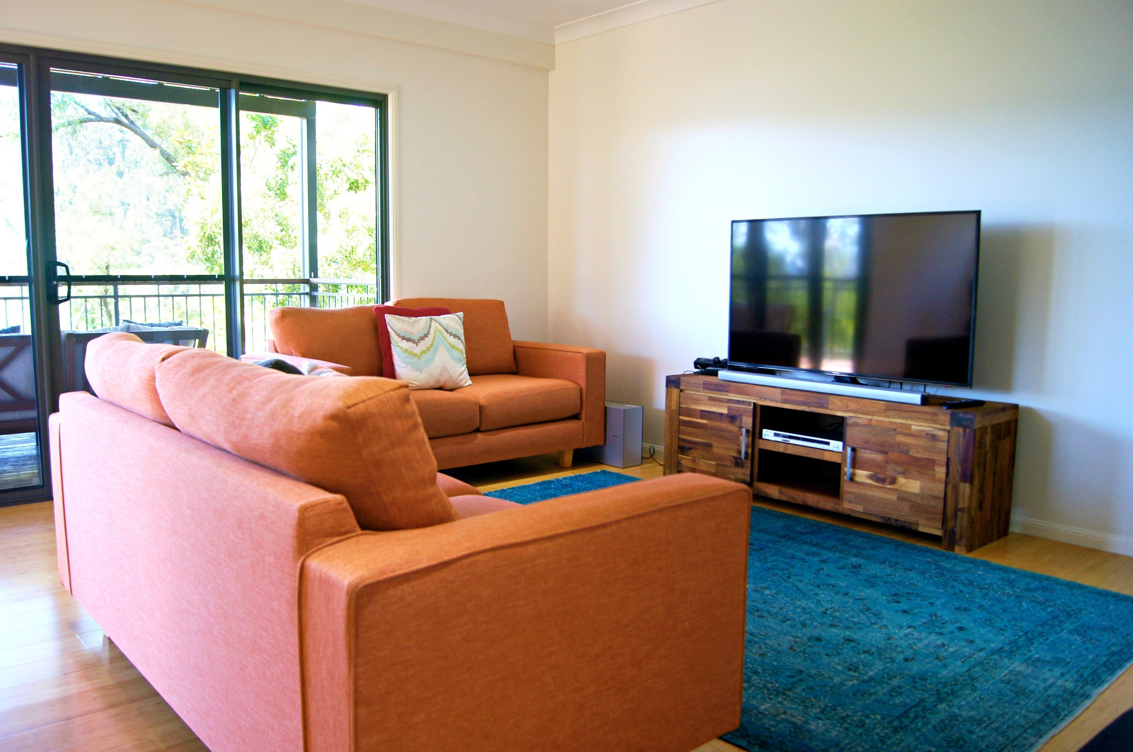 House, 4 Bedrooms | Interior entrance