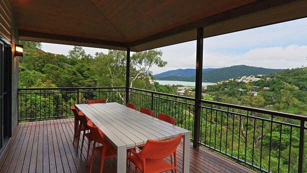 House, 4 Bedrooms | Balcony - Cumberland House (Airlie Beach)