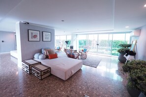 Khu tiếp khách ở sảnh