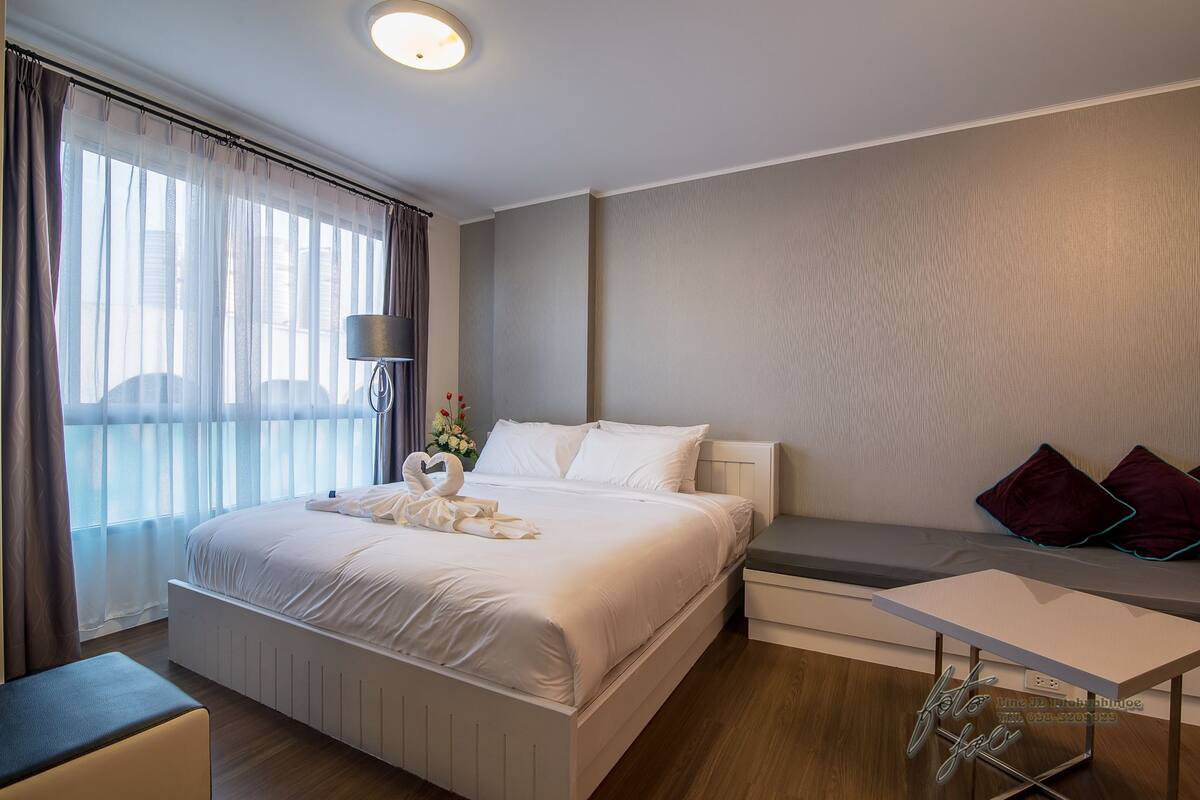 Deluxe-Zimmer | Schreibtisch, Verdunkelungsvorhänge, kostenloses WLAN