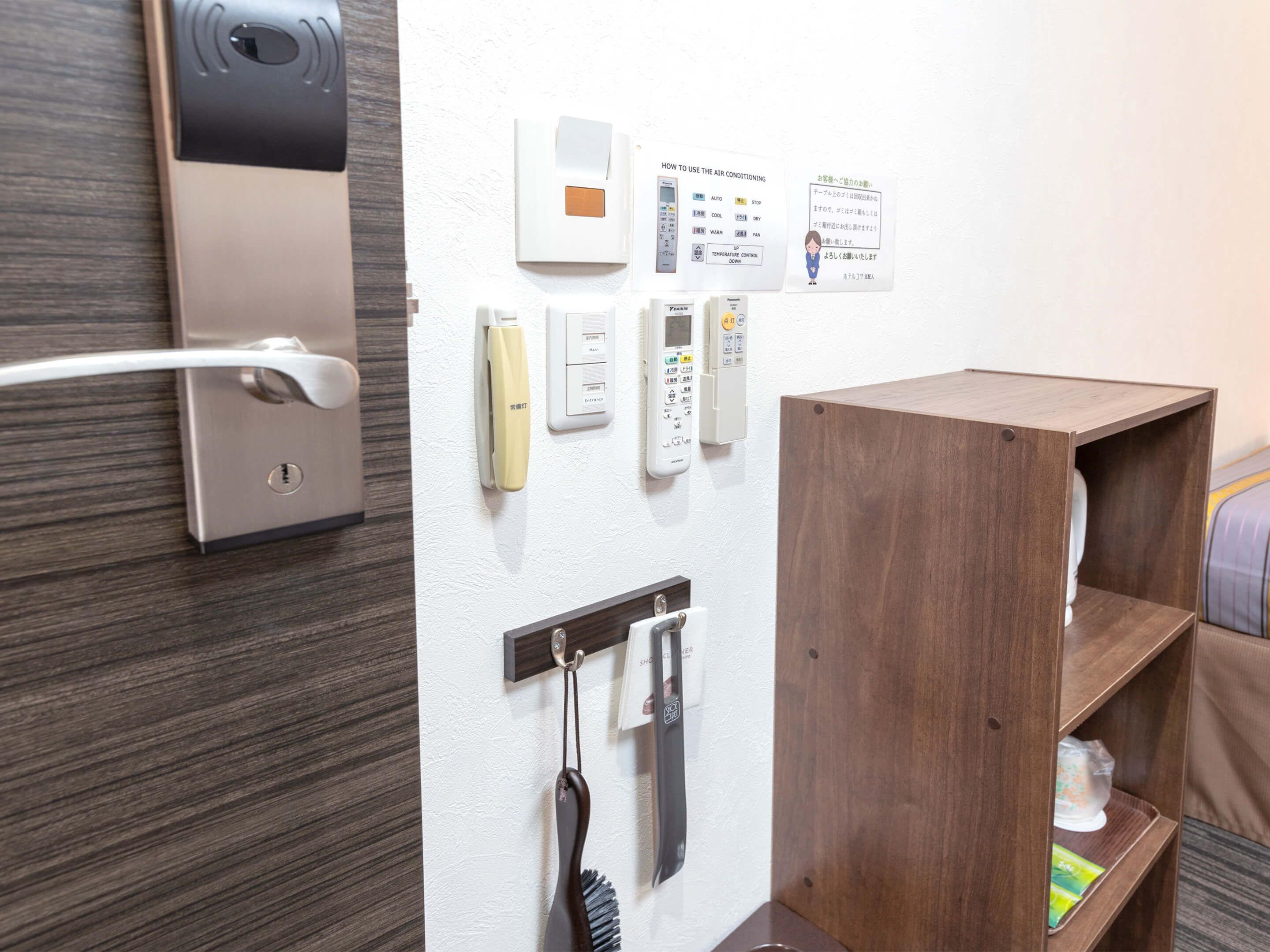 accessible room with no view | in-room safe, desk, soundproofing, free wifi