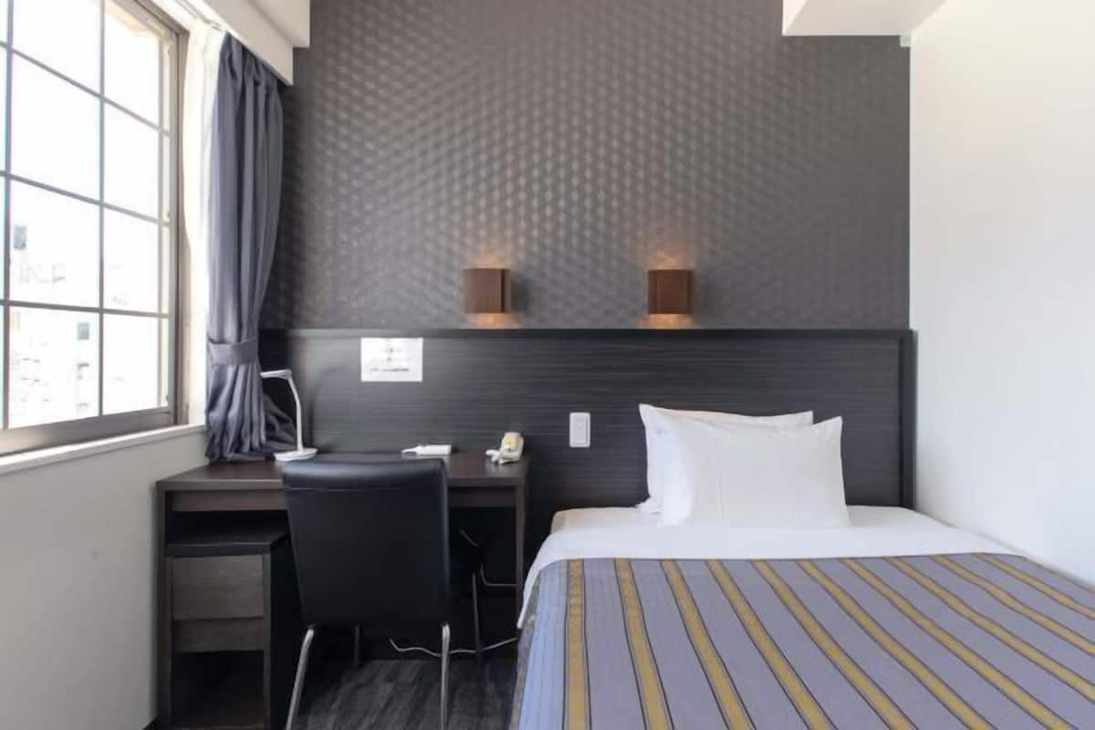 1 bedroom, in-room safe, desk, soundproofing