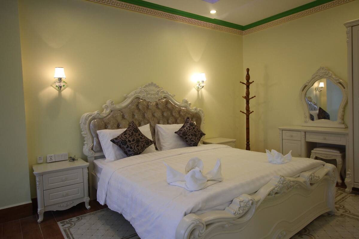 Suite (Double) | Minibar, escritorio, tabla de planchar con plancha y wifi gratis