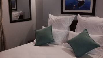 Standard Room, 1 Queen Bed