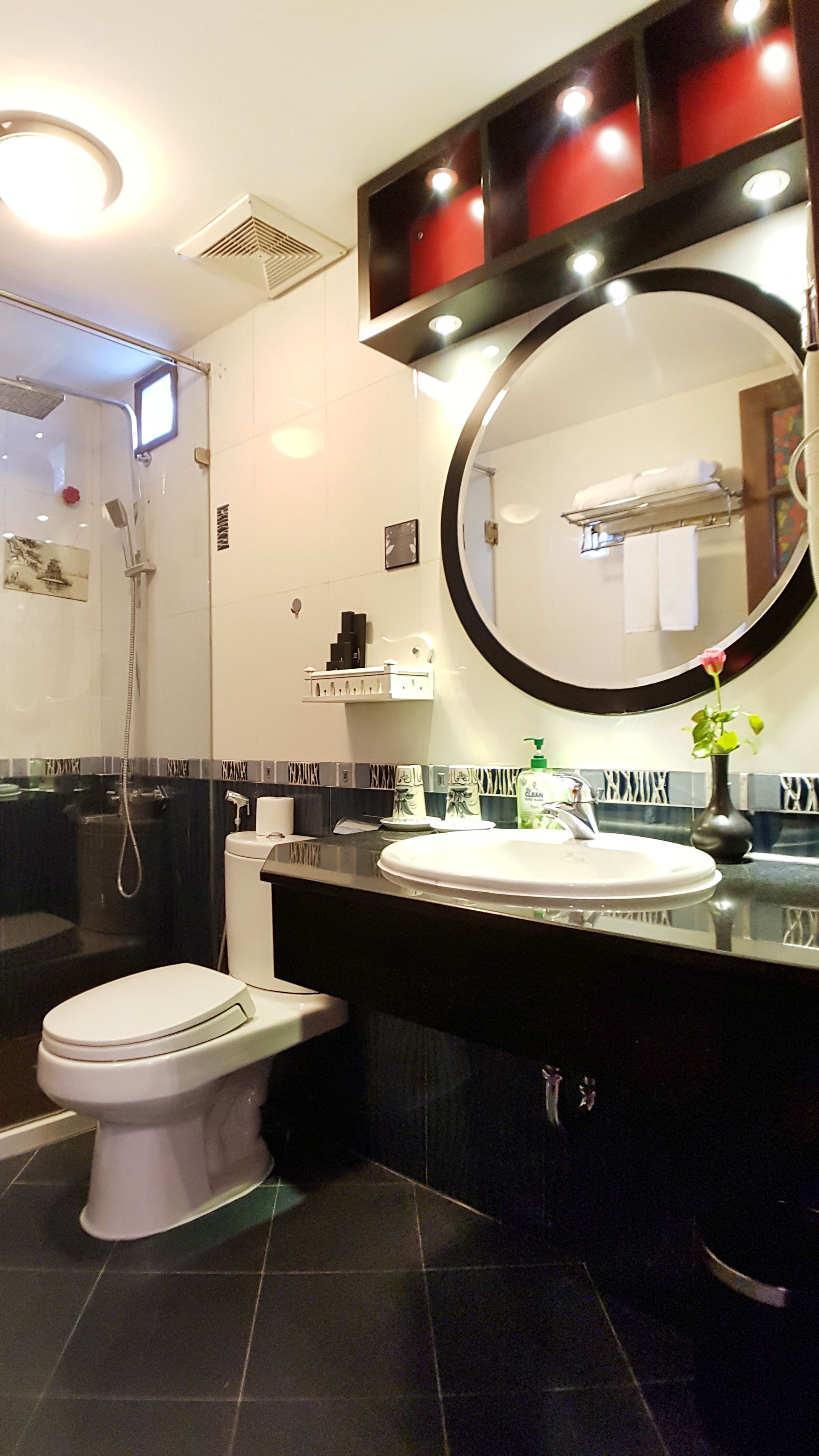 deluxe double room, balcony | bathroom | shower, hydromassage showerhead, free toiletries, hair dryer