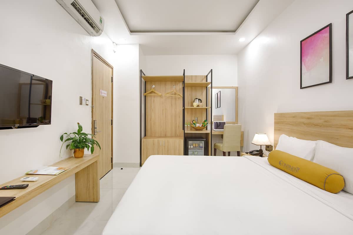 Cozy Standard Room | 1 bedroom, premium bedding, Select Comfort beds, minibar