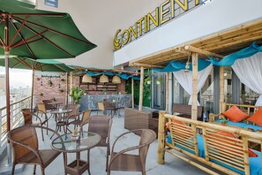 Outdoor dining - Continent Hotel Da Nang (Da Nang)