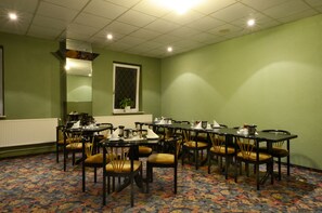 Free daily buffet breakfast  - Hotel Barbarossa (Kelbra)