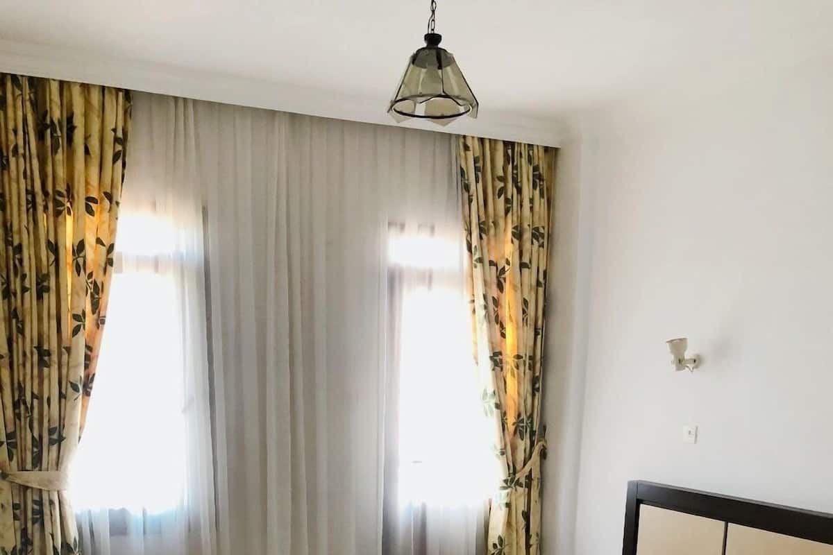 Economy Double or Twin Room | Desk, soundproofing, iron/ironing board, rollaway beds