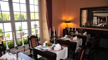 Local and international cuisine