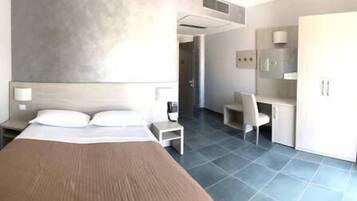 Minibar, in-room safe, desk, laptop workspace