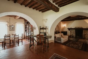 豪華公寓, 3 間臥室 | 客廳 | 電視