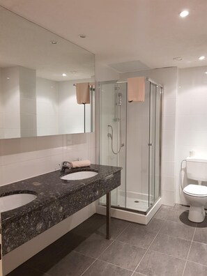Shower, towels