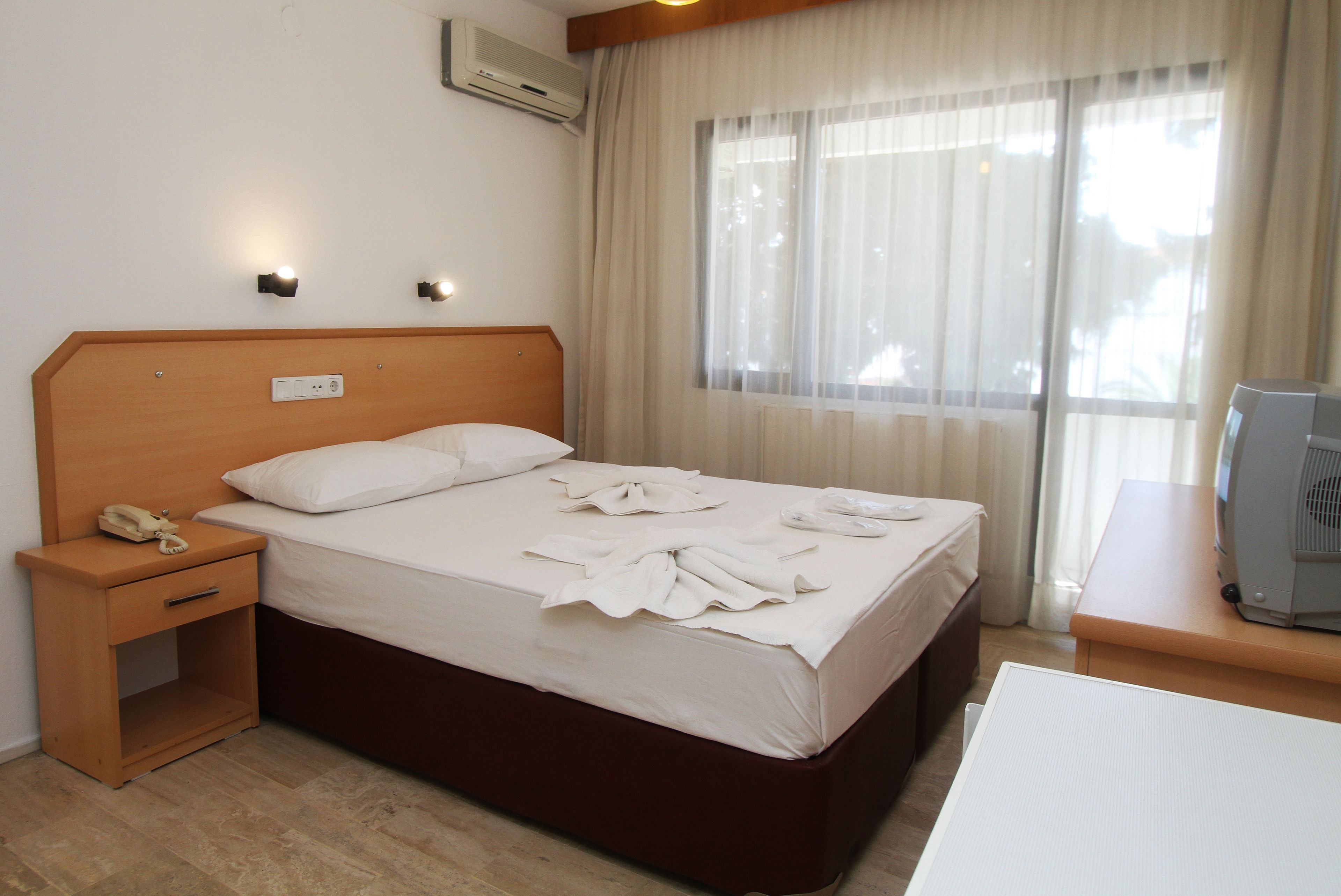 standard double or twin room, balcony | 1 bedroom, in-room safe, laptop workspace, rollaway beds