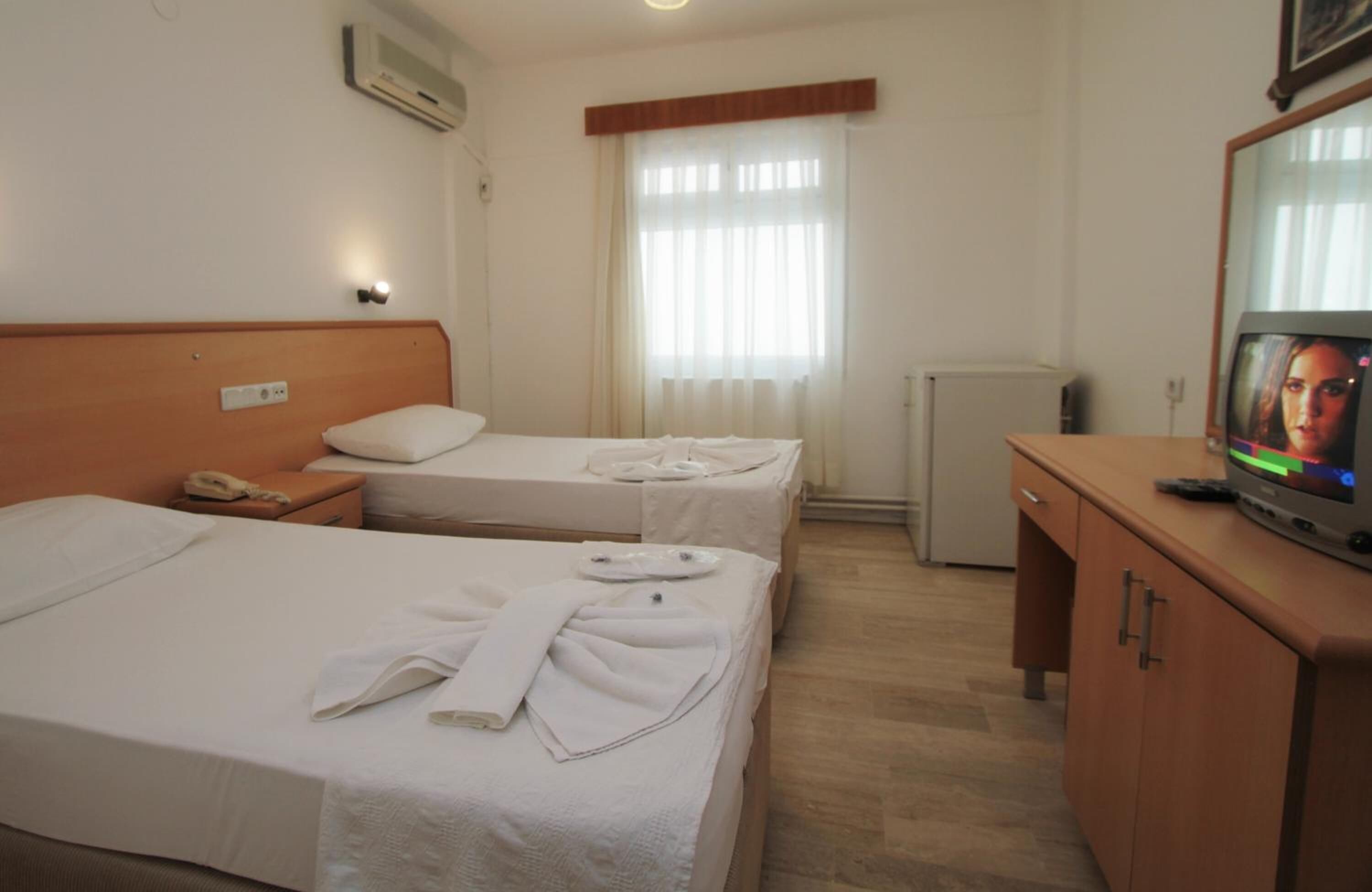 1 bedroom, in-room safe, laptop workspace, rollaway beds