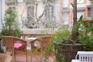 Terrace/patio - Jardinets Guest House (Barcelona)