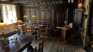 Lunch and dinner served, local cuisine - Weis Stue (Ribe)