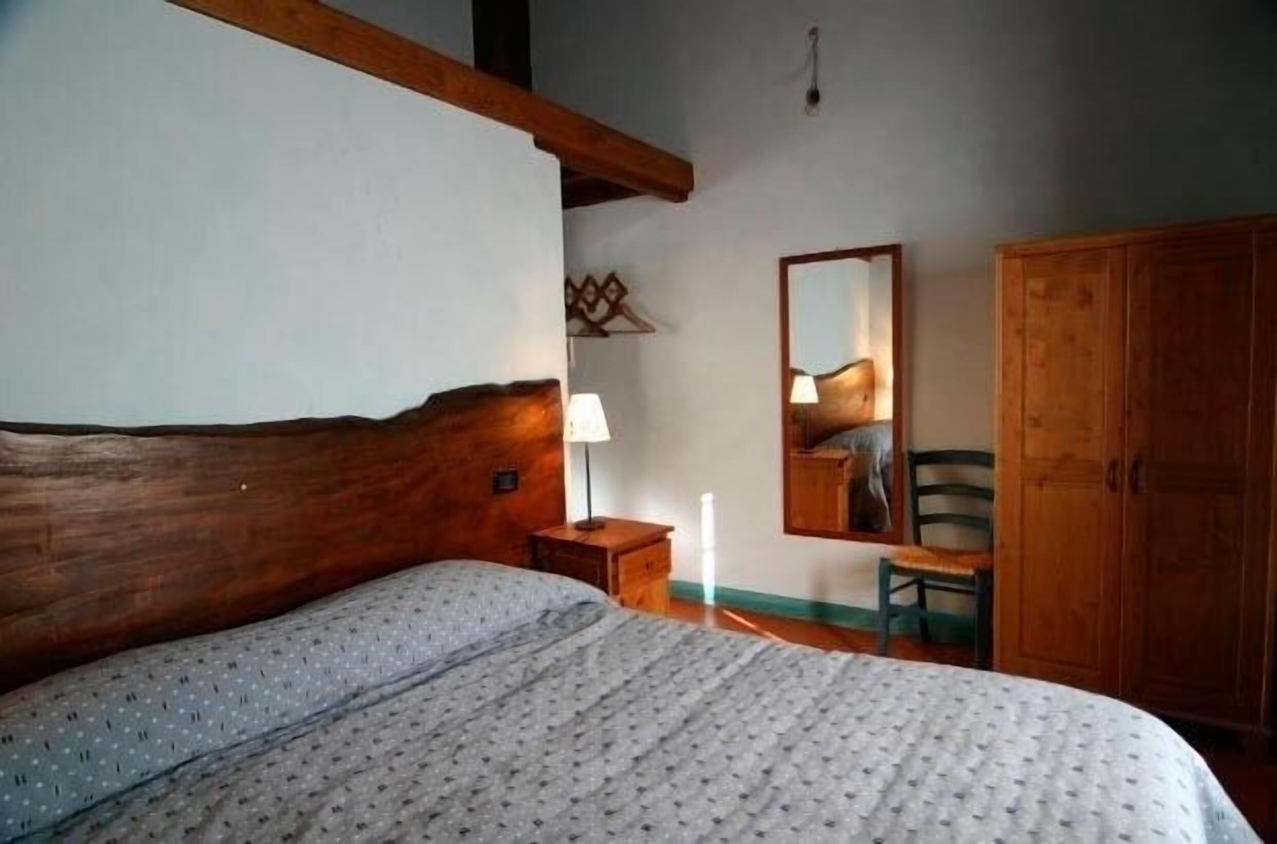 Desk, cots/infant beds, free WiFi, bed sheets