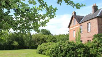 Chambre Double, salle de bains attenante, vue jardin (La Tulipe) | Extérieur