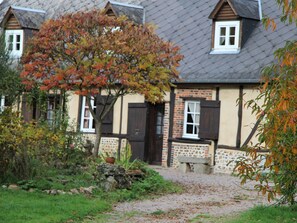 Exterior - Le Pommenial de la Hérissonnière (Saint-Aubin-de-Bonneval)