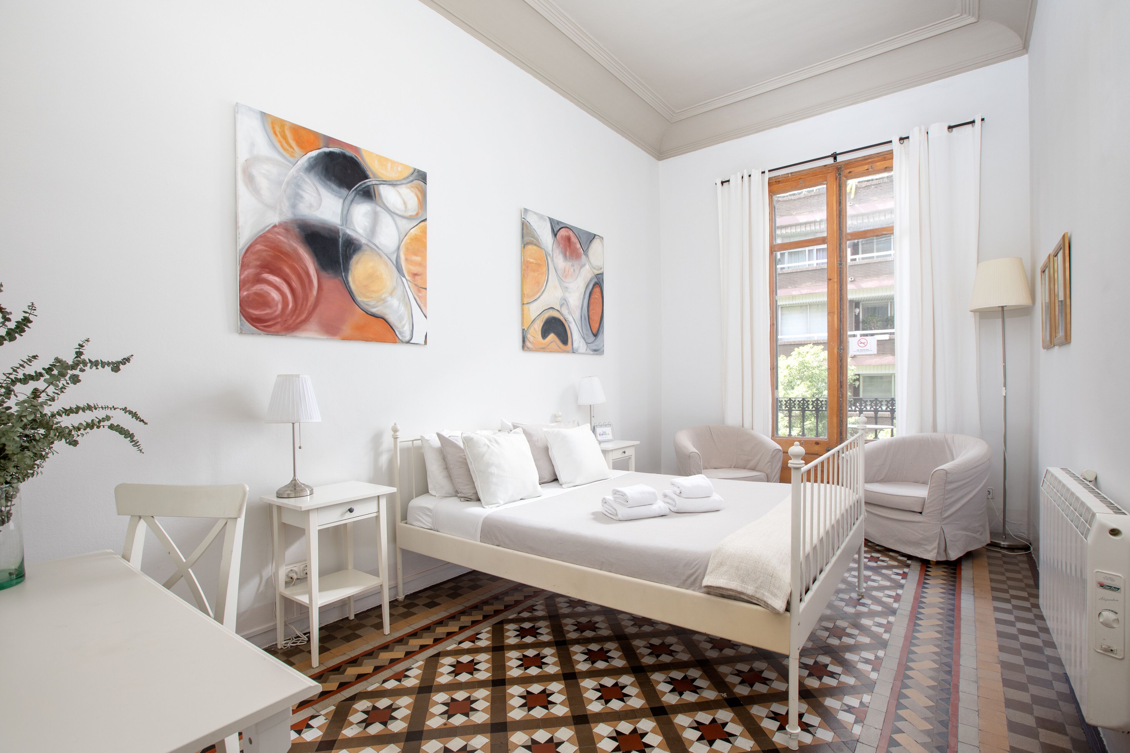Habitación triple, baño en la habitación | Edredón, escritorio, tabla de planchar con plancha y wifi gratis 