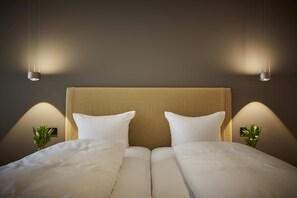 Design Double Room | In-room safe, desk, soundproofing, free WiFi