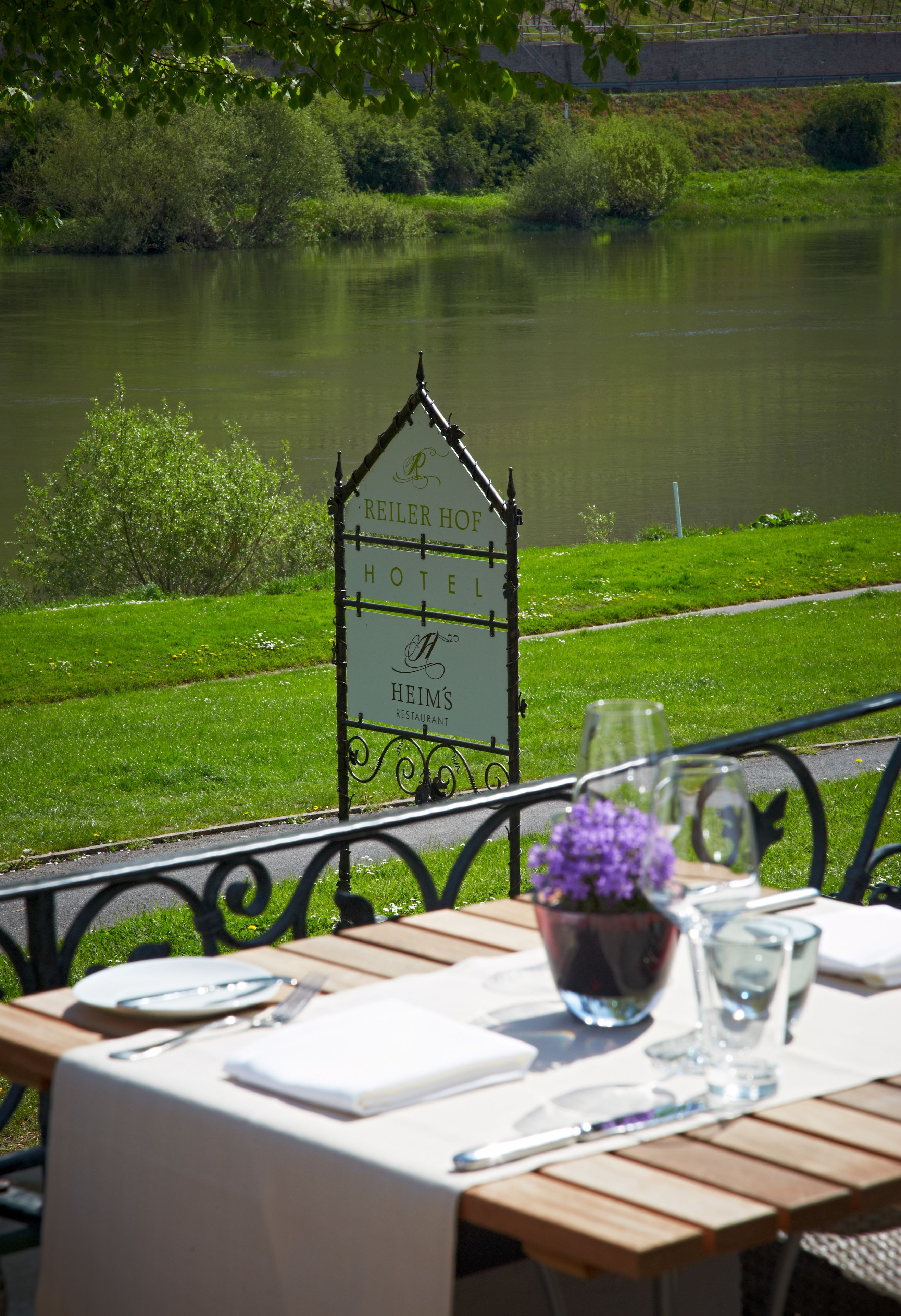 breakfast, lunch, dinner served; local and international cuisine