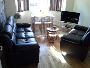 Living room - Modern Leith apartment (Edinburgh)