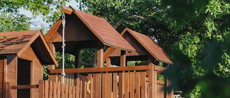 Área de juegos infantiles al aire libre