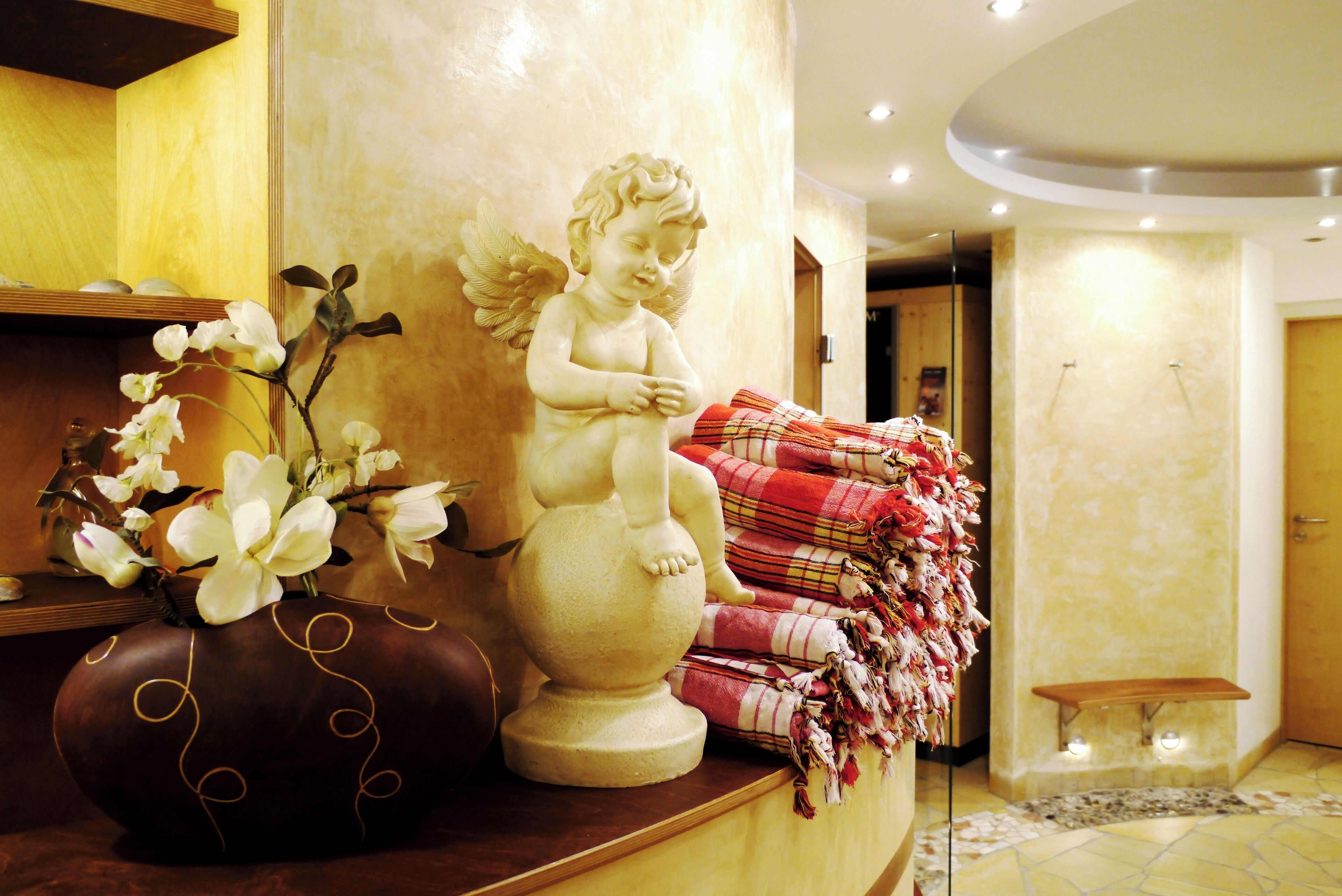 body treatments, facials, 2 treatment rooms