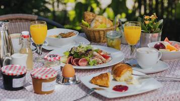 Colazione a buffet a pagamento, servita tutte le mattine