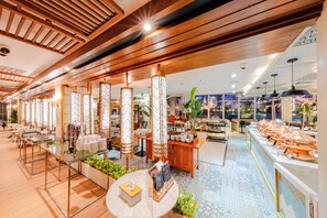 3 ravintolaa, joissa tarjoillaan aamiainen; kansainvälinen keittiö