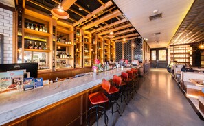 Bar (en el alojamiento)