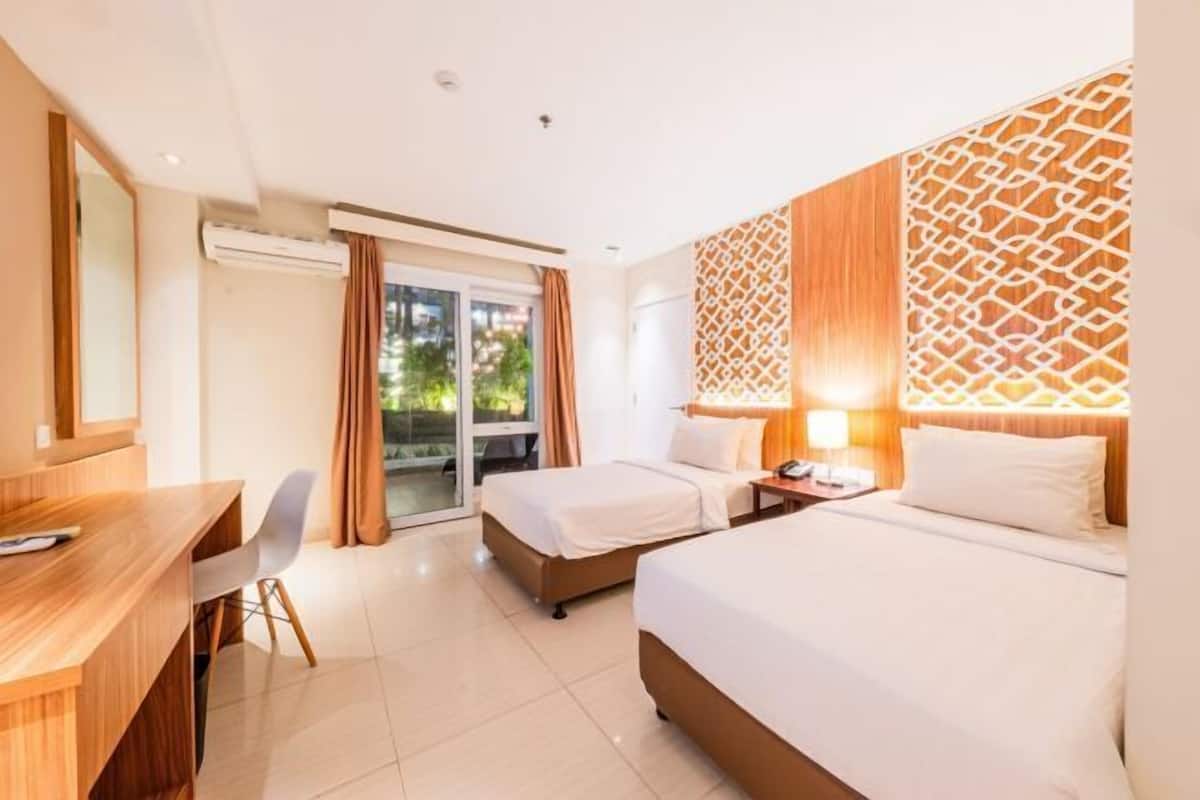 1 bedroom, premium bedding, minibar, in-room safe