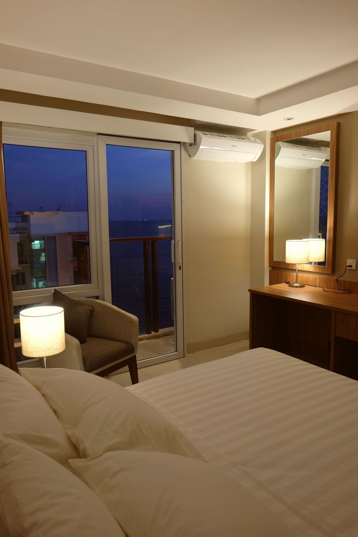 1 bedroom, premium bedding, minibar, in-room safe