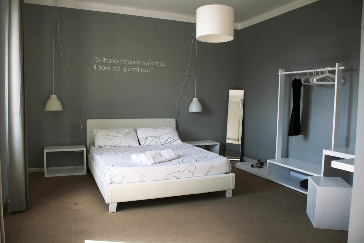 Minibar y ropa de cama 
