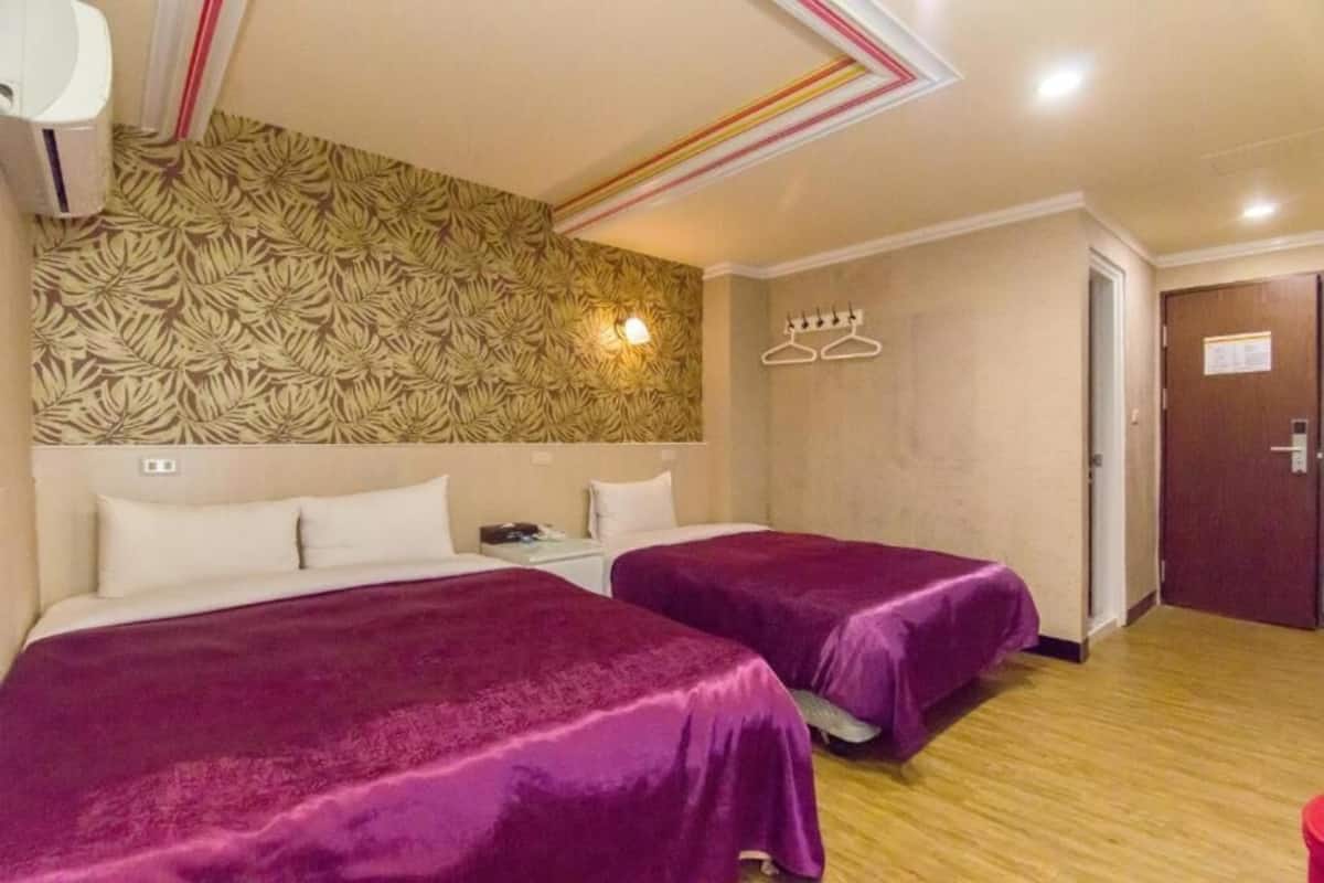 Standard Triple Room | In-room safe, desk, laptop workspace, soundproofing