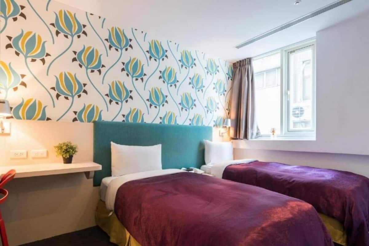 Elite Twin Room | In-room safe, desk, laptop workspace, soundproofing