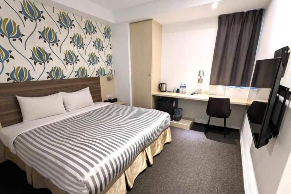 Elite Double Room | In-room safe, desk, laptop workspace, soundproofing