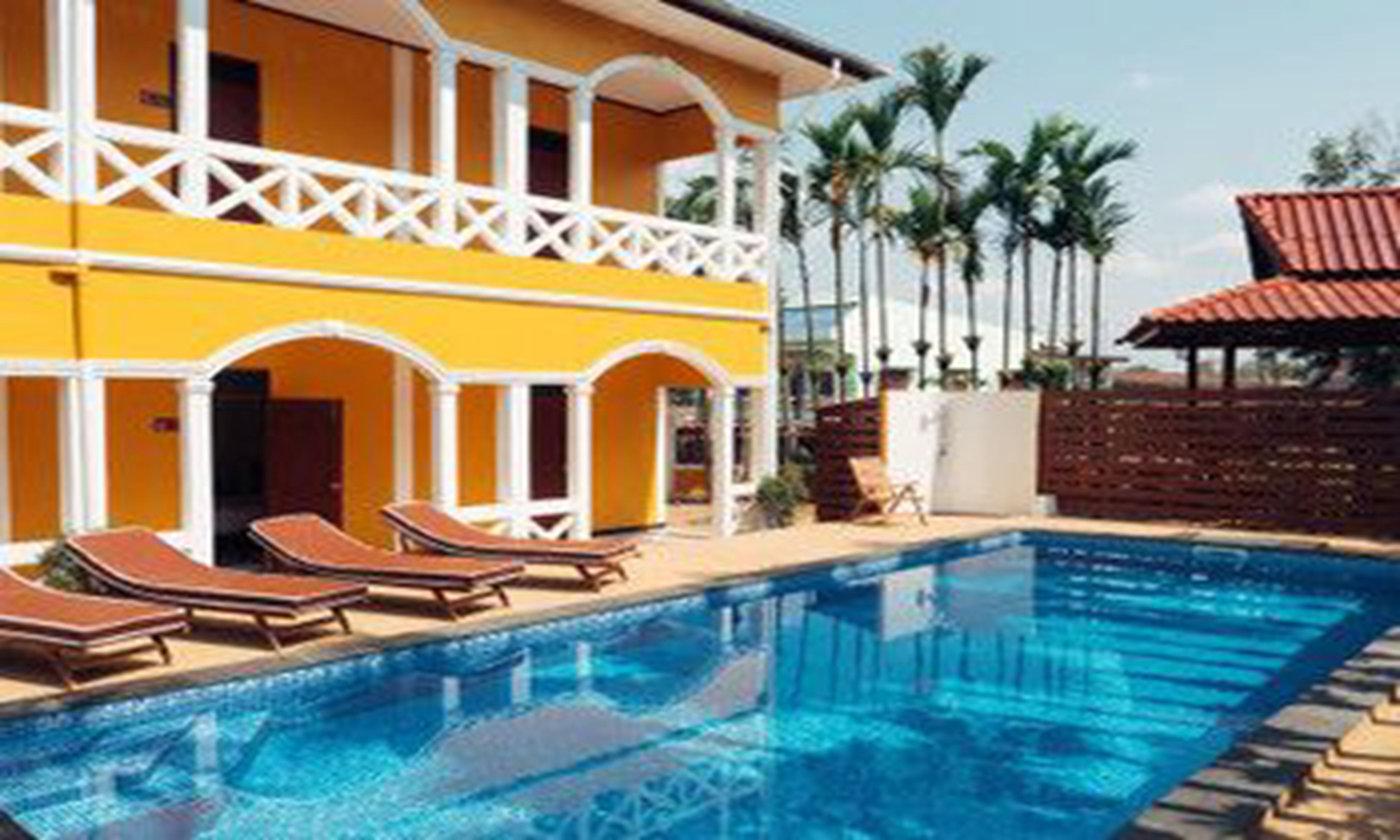 outdoor pool, pool loungers