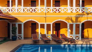 Outdoor pool, pool loungers