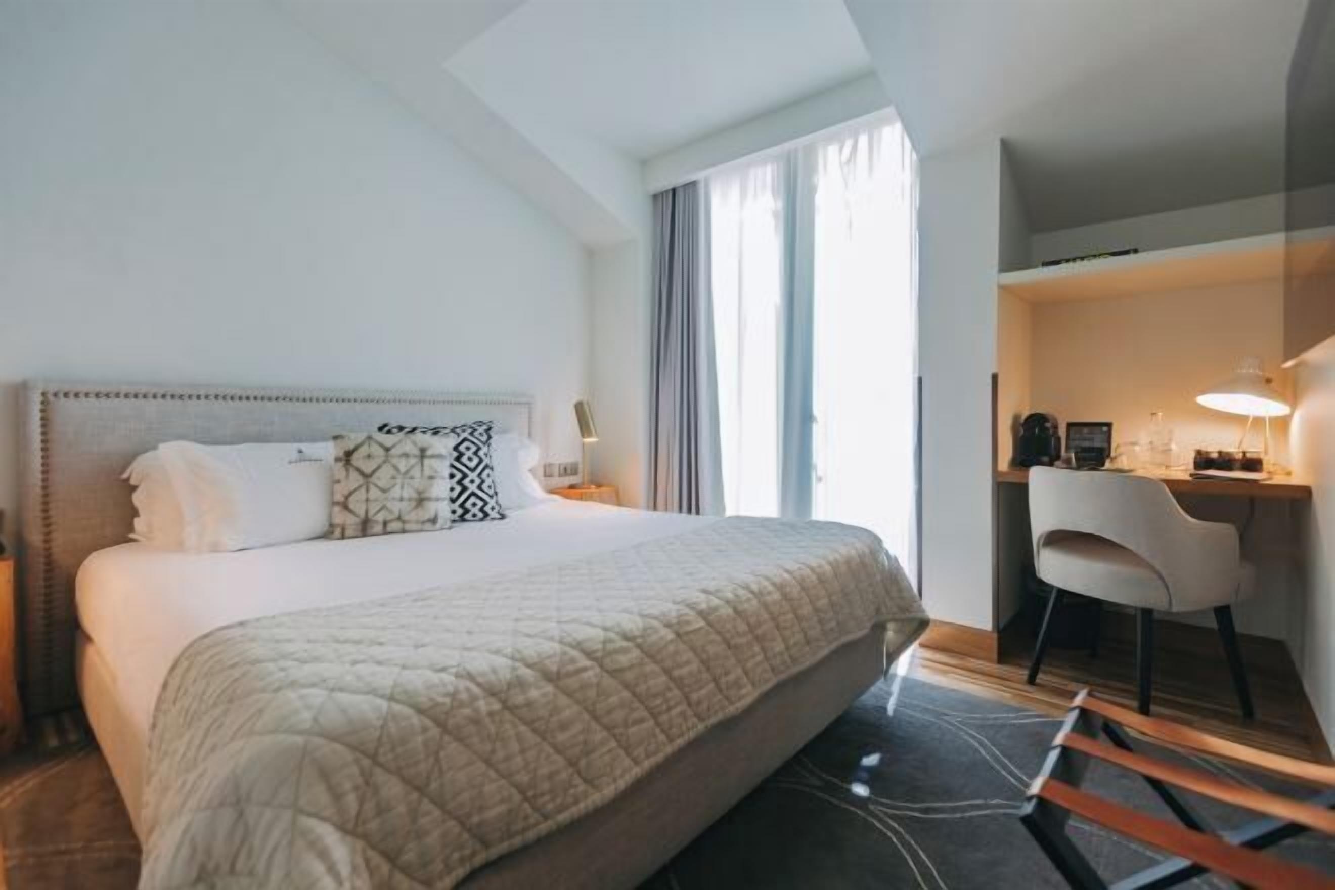Egyptian cotton sheets, premium bedding, memory foam beds, minibar