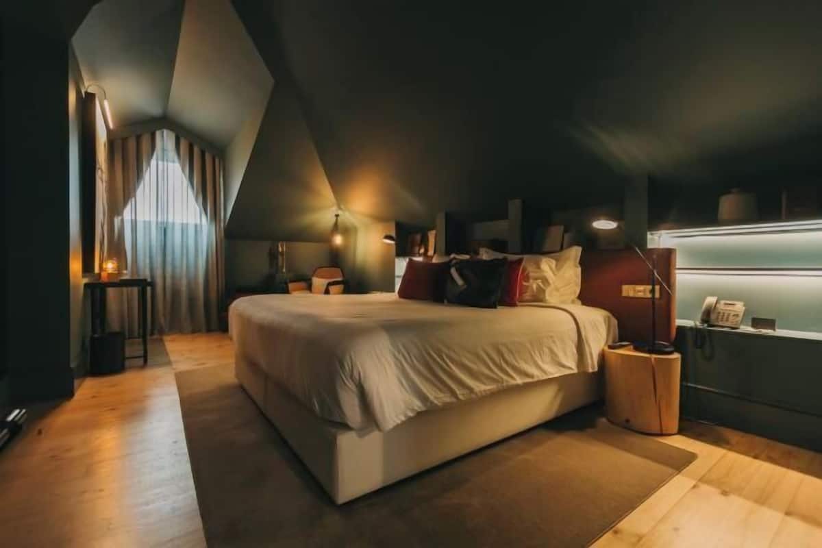 Egyptian cotton sheets, premium bedding, memory-foam beds, minibar