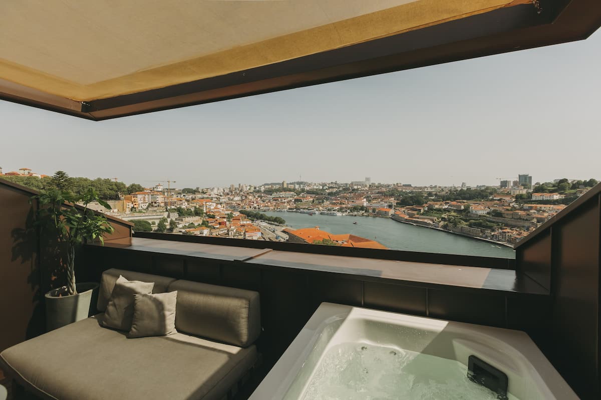 Royal Suite with jacuzzi (or jetted tub) | Ausblick vom Zimmer