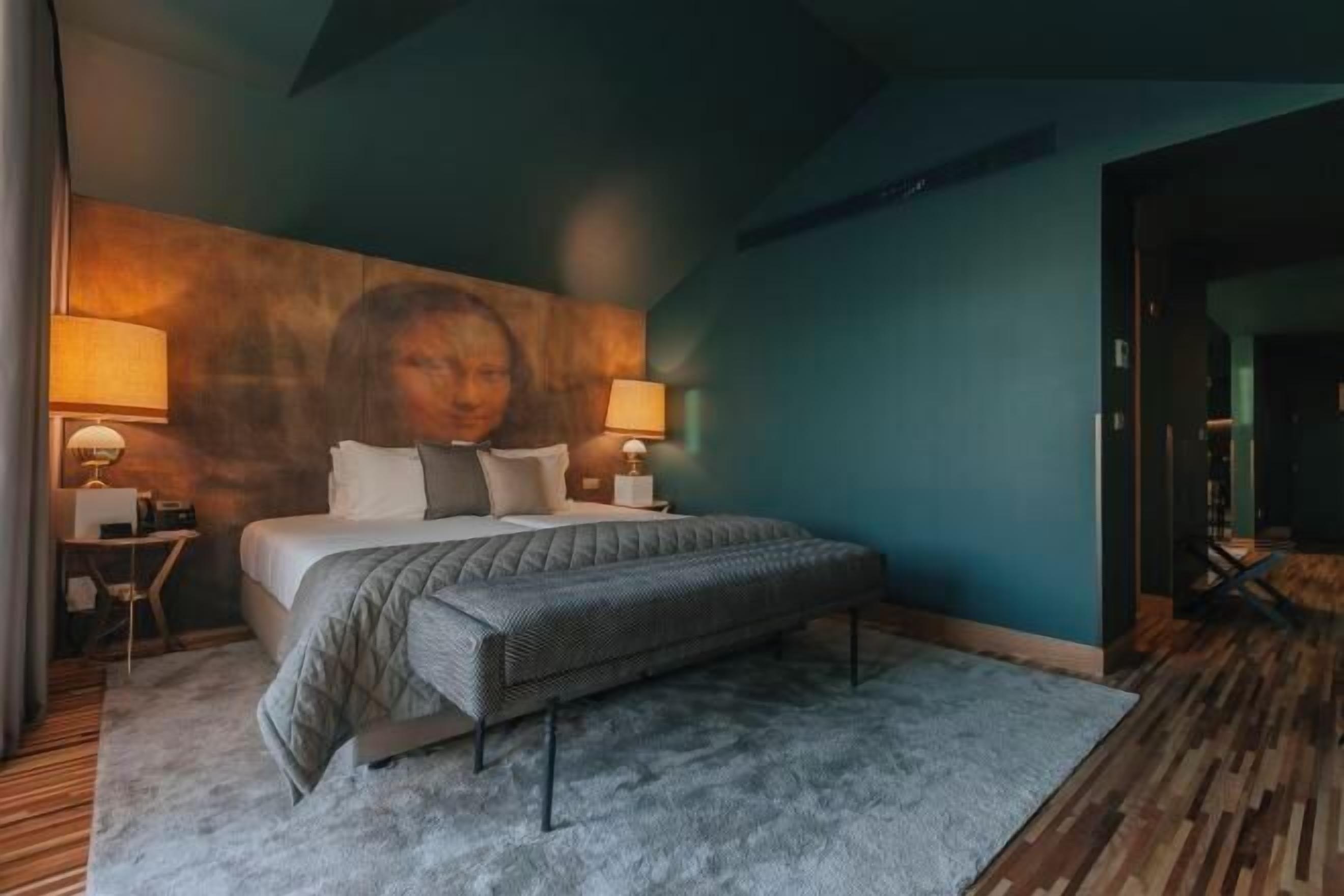 Egyptian cotton sheets, premium bedding, memory foam beds, minibar