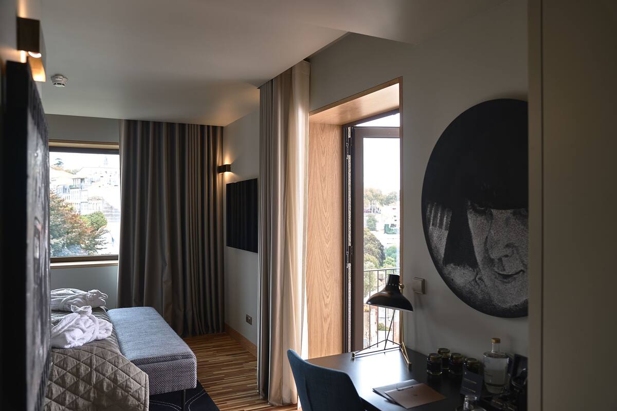 Executive Deluxe (balcony & River View) | Bộ trải giường bằng vải cotton Ai Cập, bộ đồ giường cao cấp 