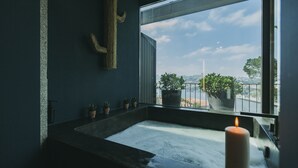 مغطس/حوض استحمام عميق