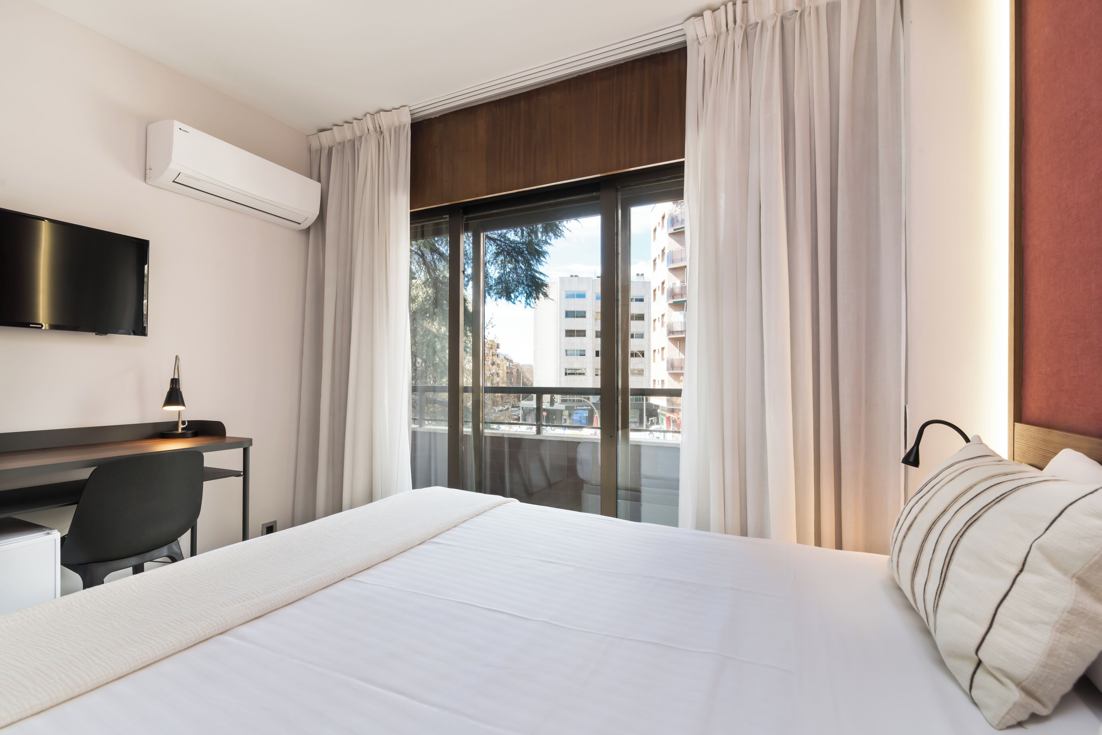 Chambre Double Économique | Literie de qualité supérieure, couette en duvet d'oie